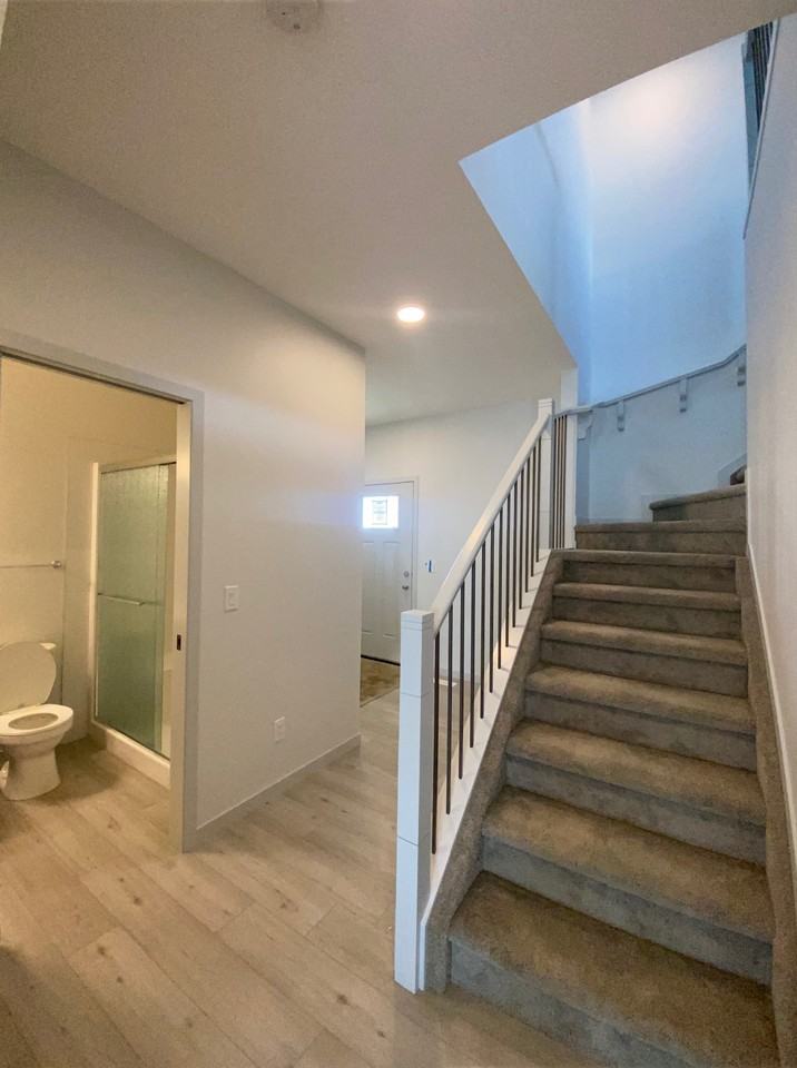 2423 194 ST NW - Photo 3 of 32