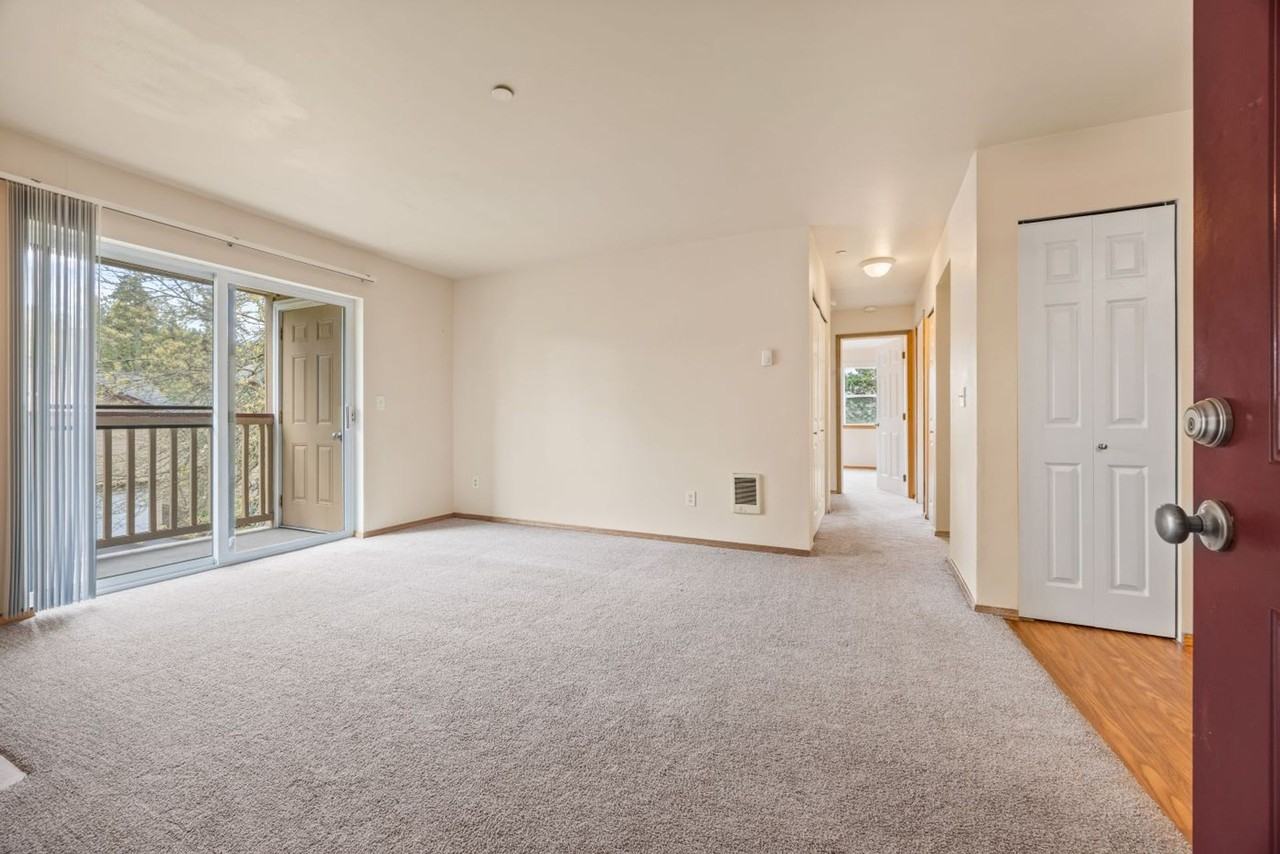 Fairway Lane Apartments - Photo 6 of 11