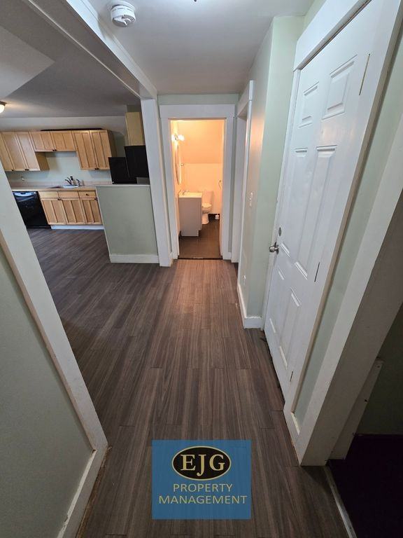 6 Dixon St #3 - Photo 3 of 30