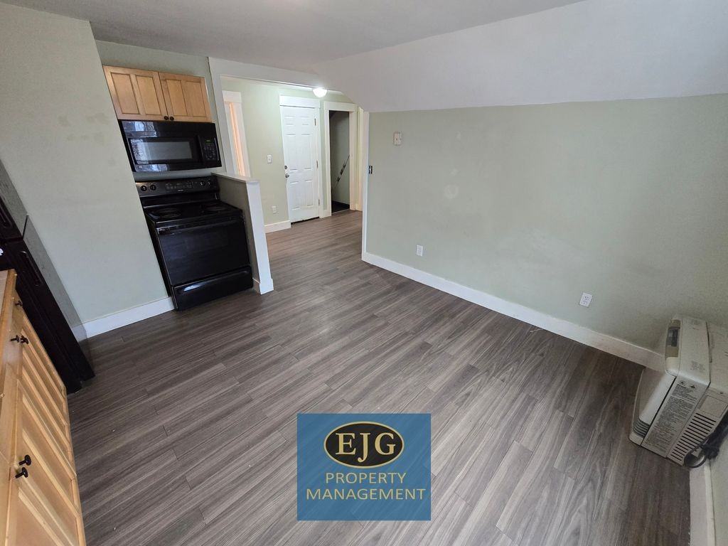 6 Dixon St #3 - Photo 4 of 30