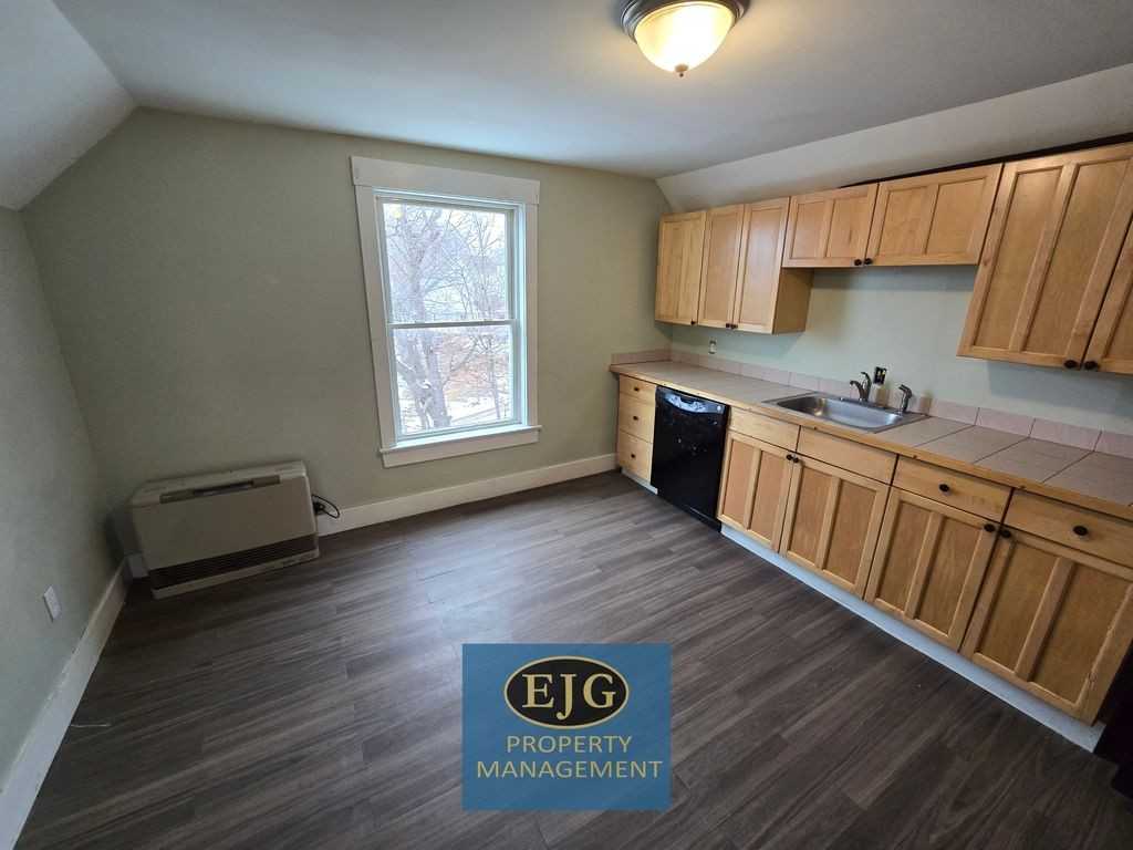 6 Dixon St #3 - Photo 5 of 30