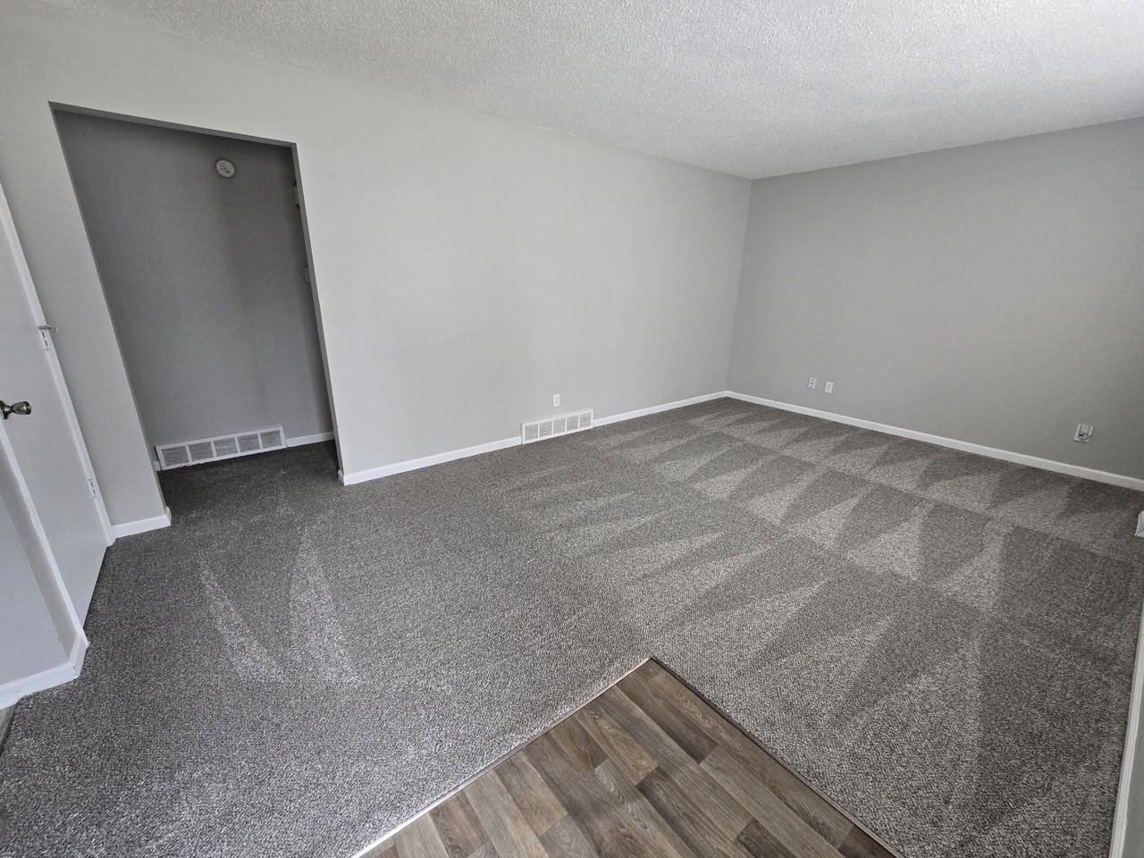 3003 N 57th St #3003 - Photo 2 of 11