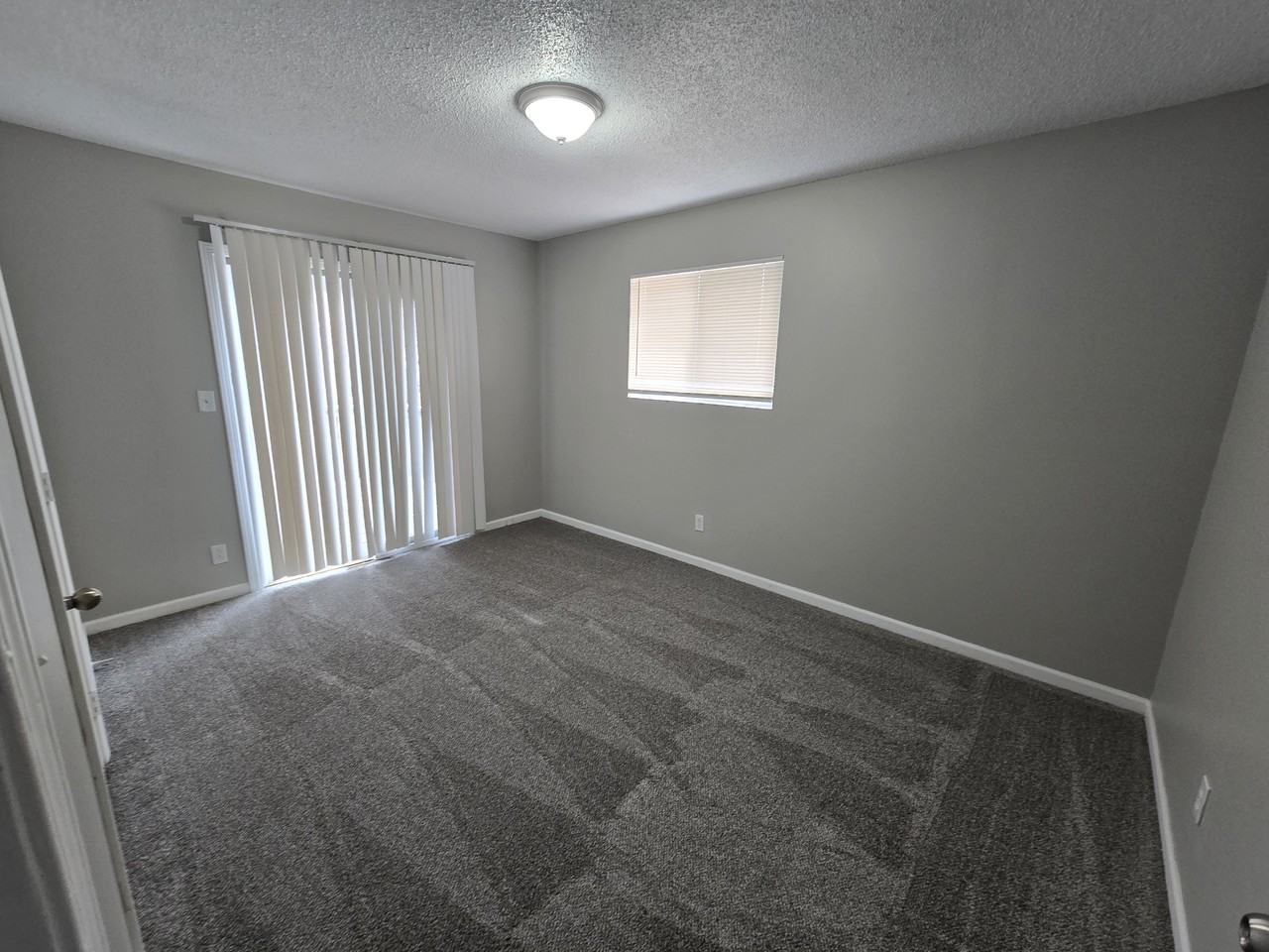 3003 N 57th St #3003 - Photo 4 of 11