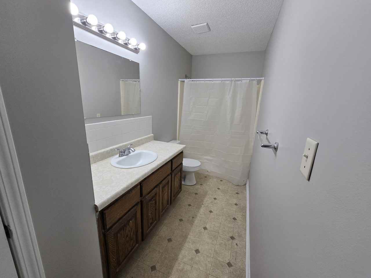 3003 N 57th St #3003 - Photo 6 of 11