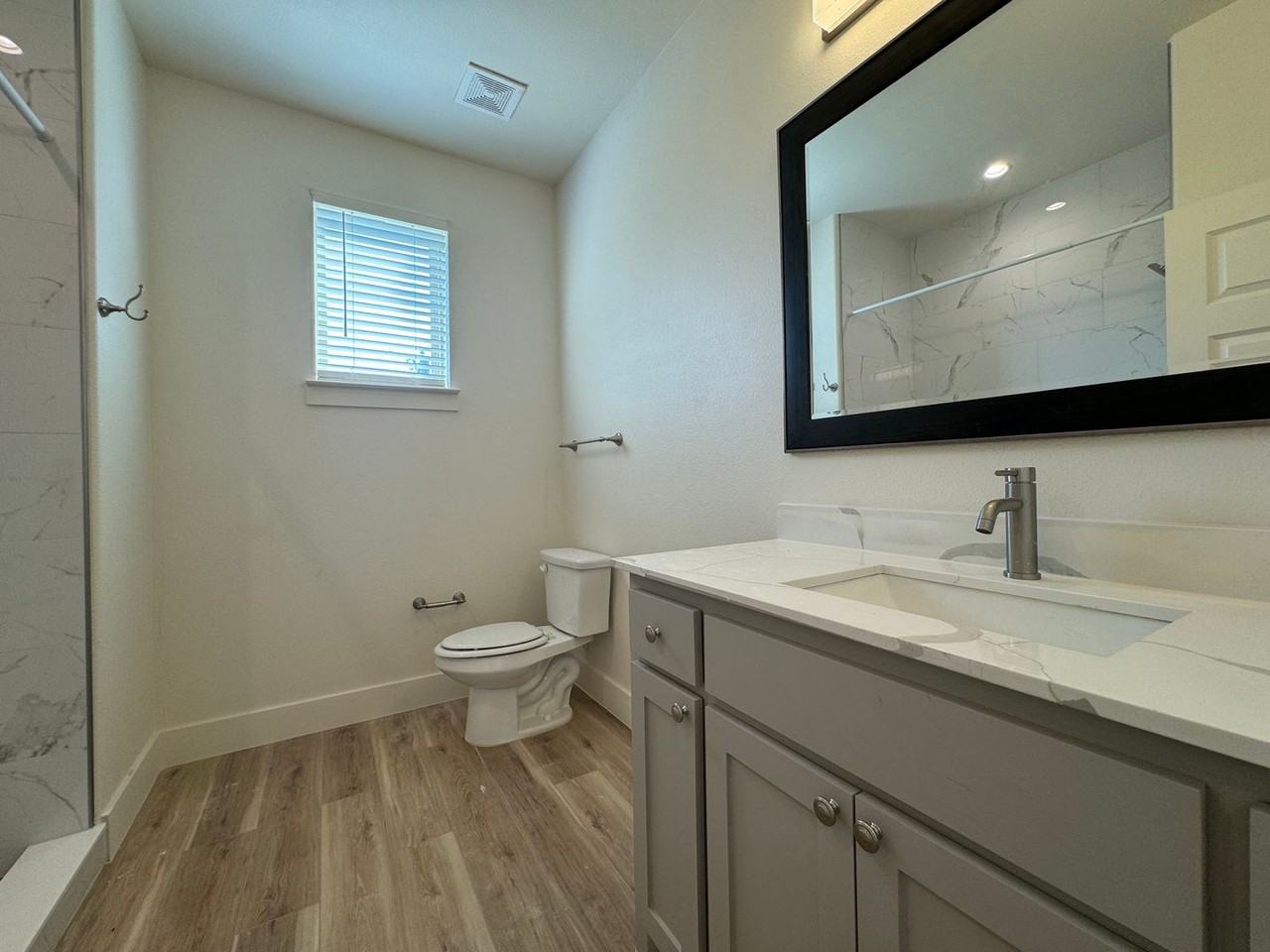 Kara Mingo - Photo 7 of 10