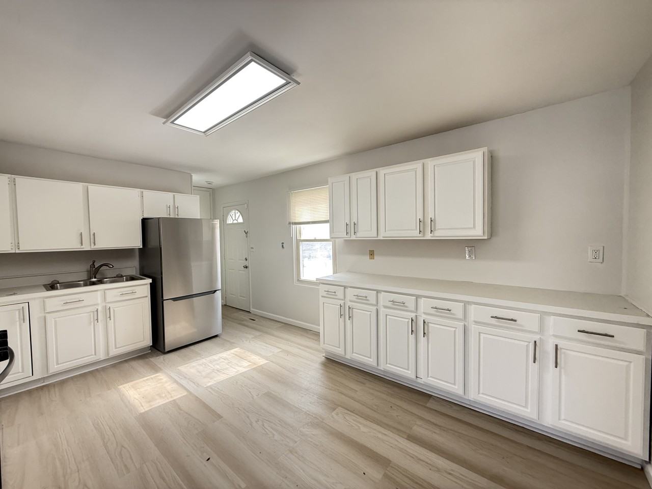 814 Taylor St #1 - Photo 3 of 13