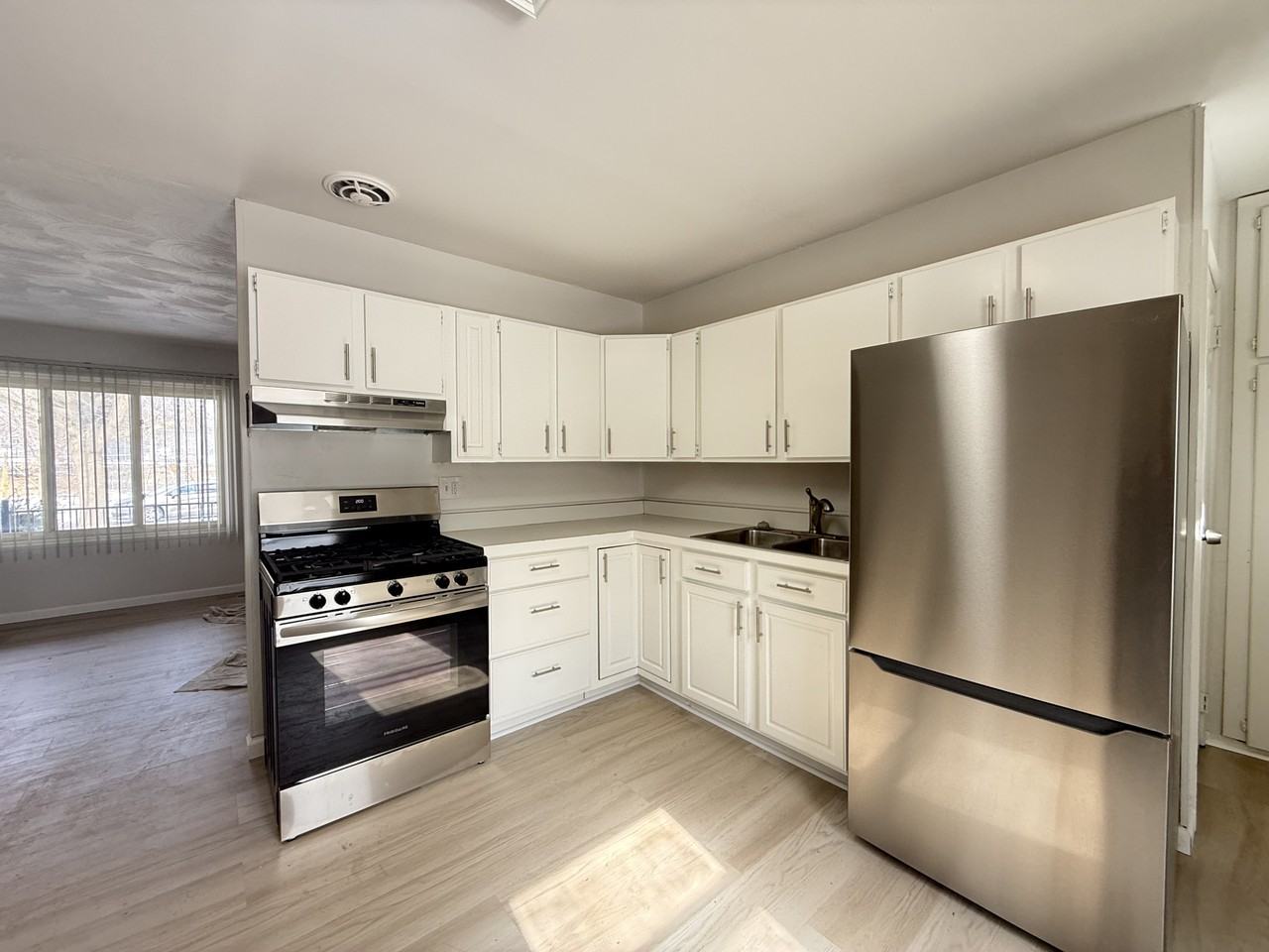 814 Taylor St #1 - Photo 4 of 13