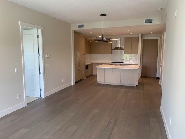 5535 Admiral Way - Photo 5 of 46