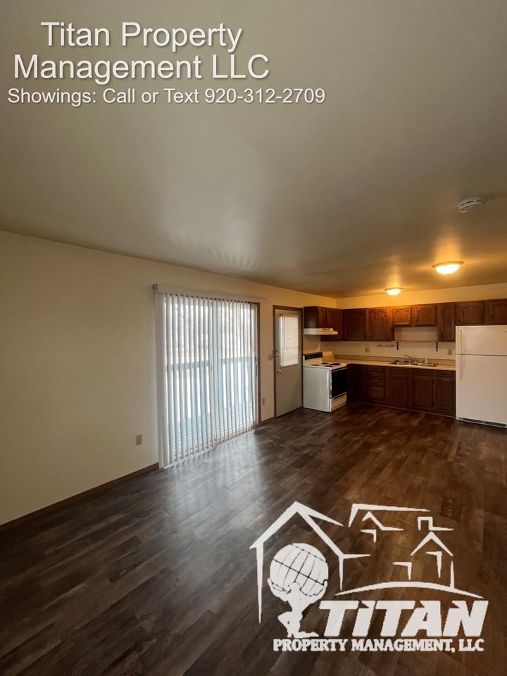 1388 Maricopa Dr #C - Photo 3 of 11