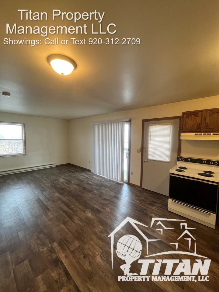 1388 Maricopa Dr #C - Photo 4 of 11