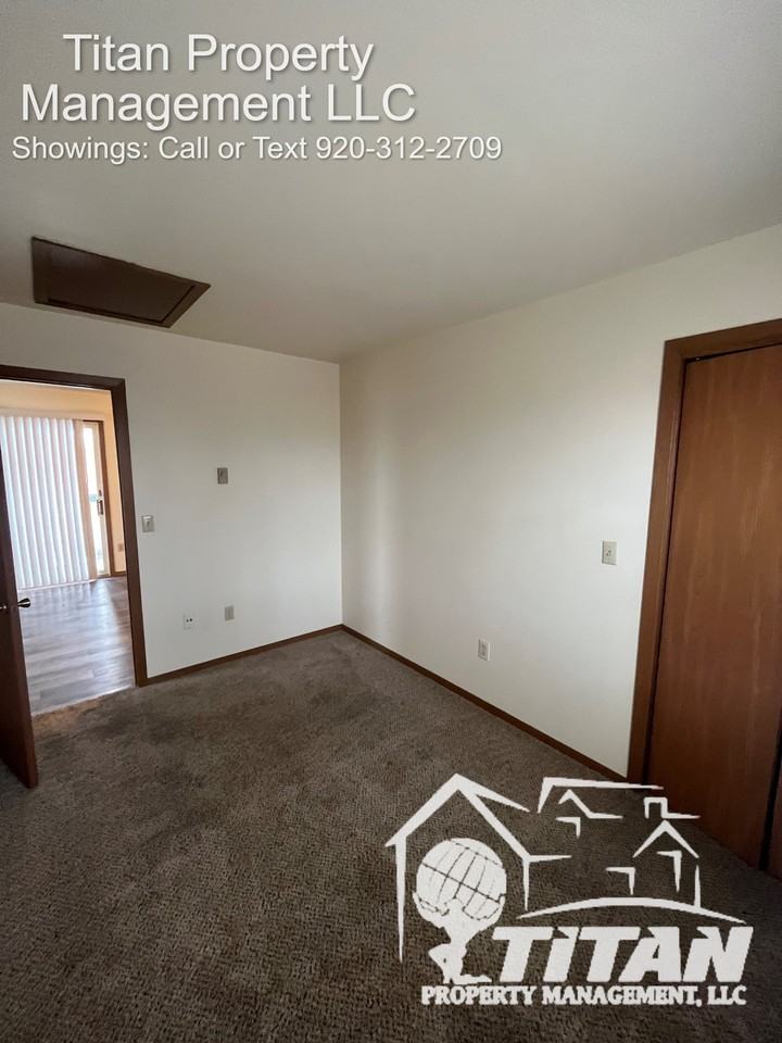 1388 Maricopa Dr #C - Photo 6 of 11