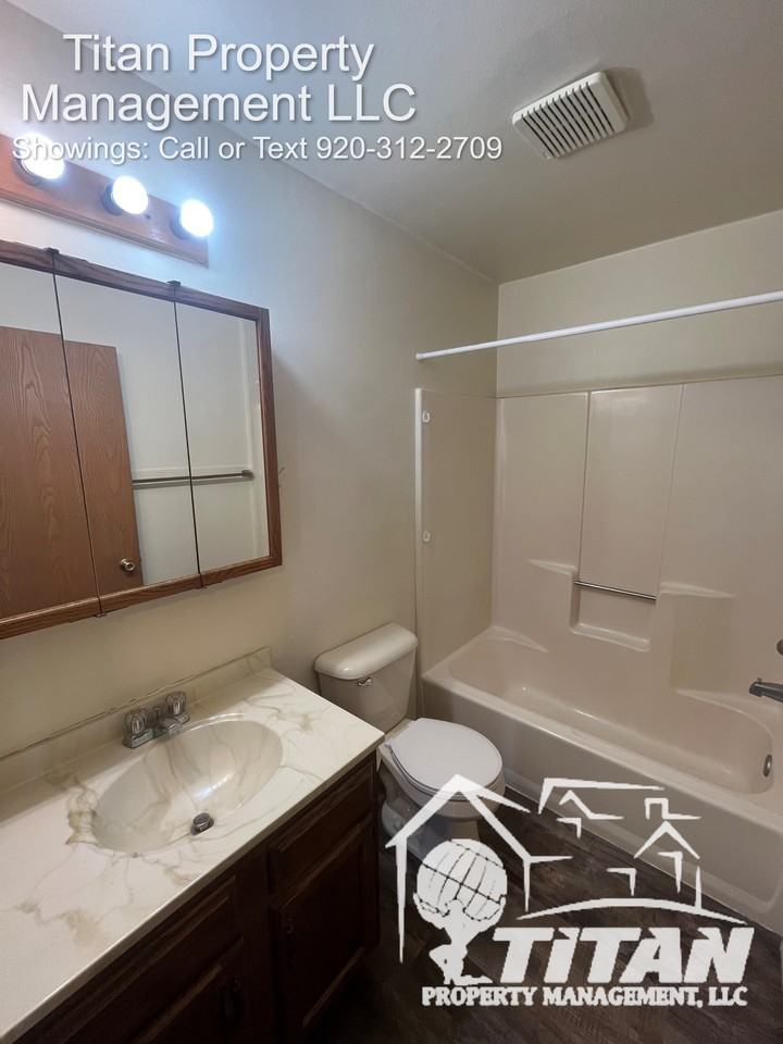 1388 Maricopa Dr #C - Photo 7 of 11