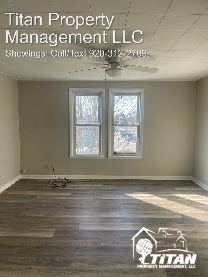 30 E 10th St #C - Photo 3 of 11