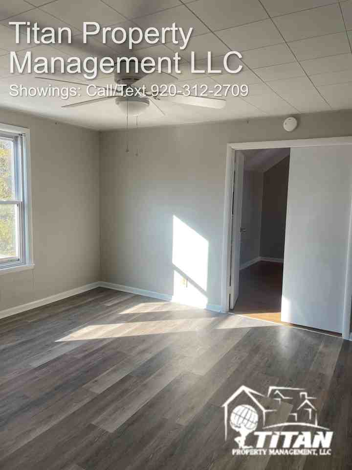 30 E 10th St #C - Photo 4 of 11