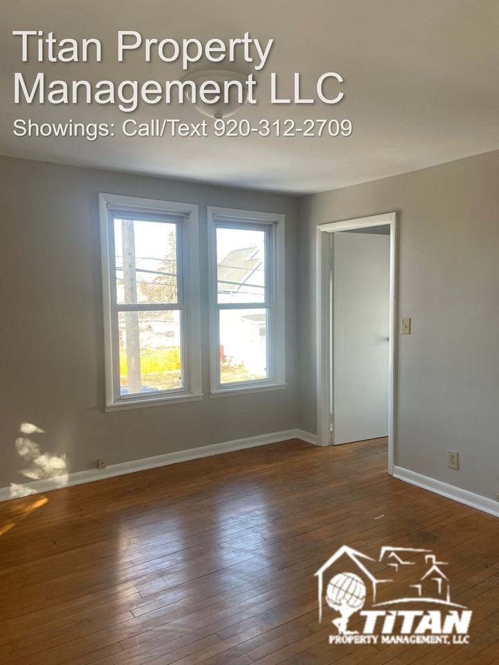 30 E 10th St #C - Photo 5 of 11