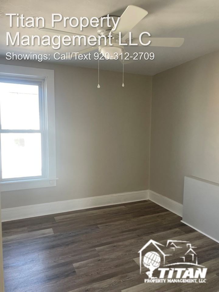 30 E 10th St #C - Photo 7 of 11