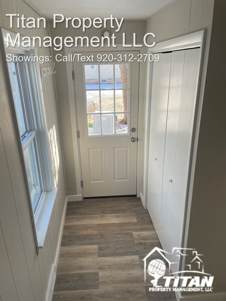 30 E 10th St #B - Photo 7 of 11