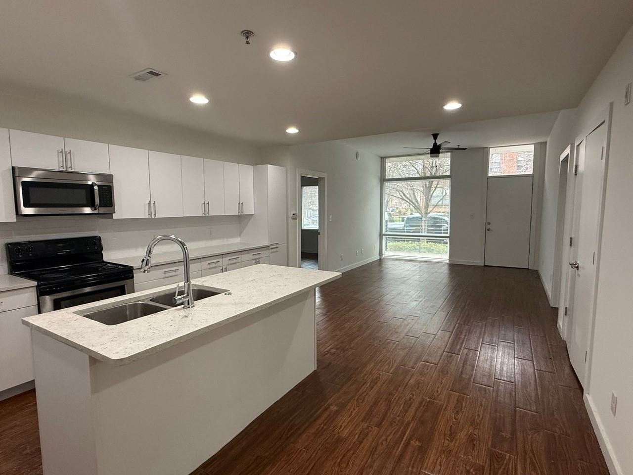 EPH 36, LLC (MacArthur Commons Apartments) - Photo 6 of 12