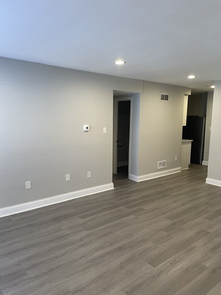 1935 Addison Rd S #1 - Photo 3 of 12