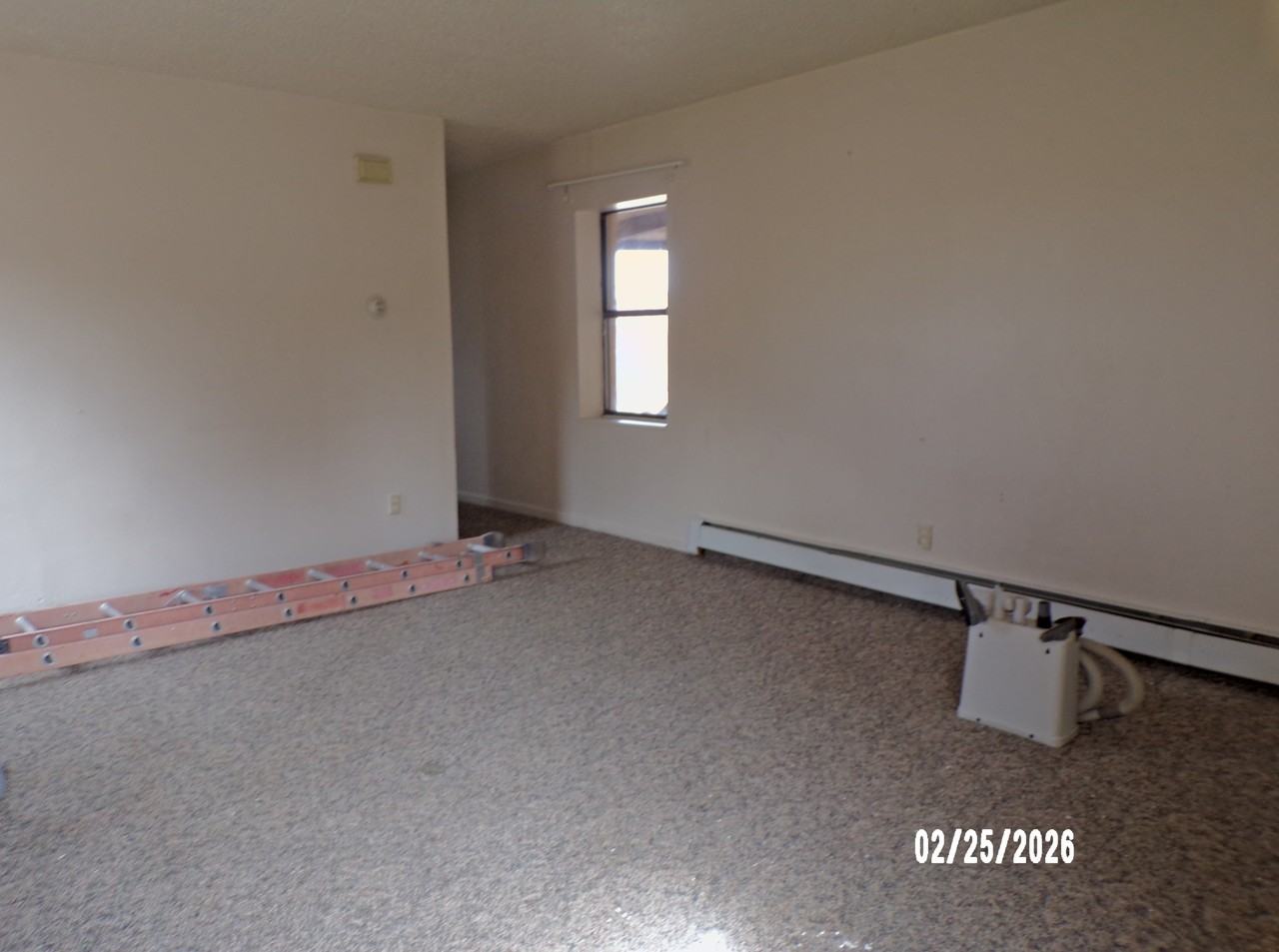 439 W First St #C - Photo 3 of 6