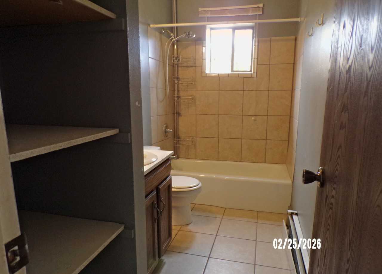 439 W First St #C - Photo 6 of 6