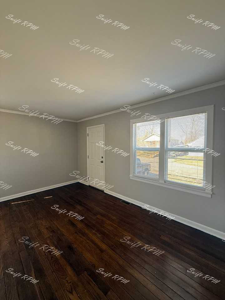 1147 Oakland Ave #1 - Photo 3 of 11