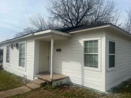 featured image of 212 N Ross Ave #212