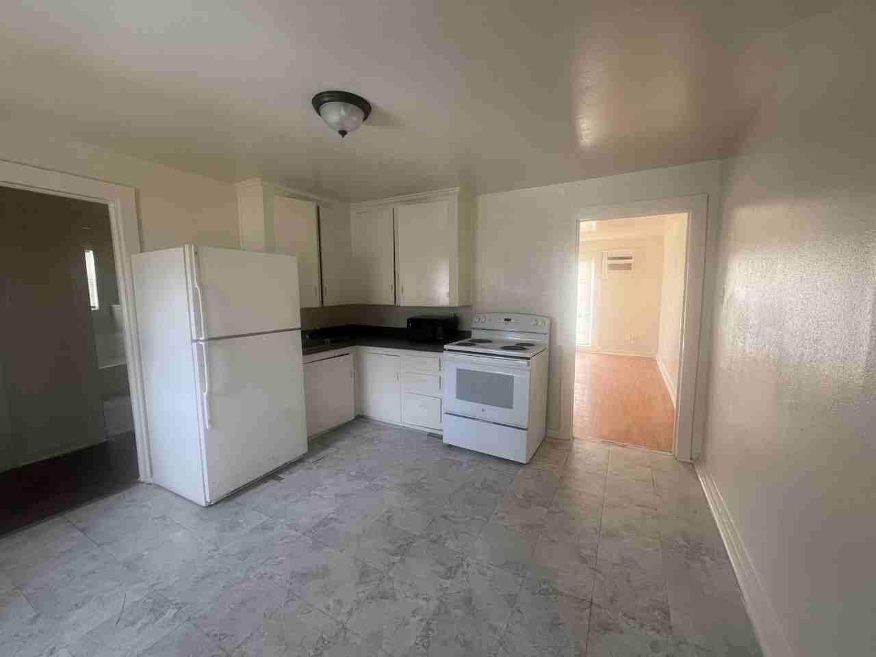 212 N Ross Ave #212 - Photo 2 of 7