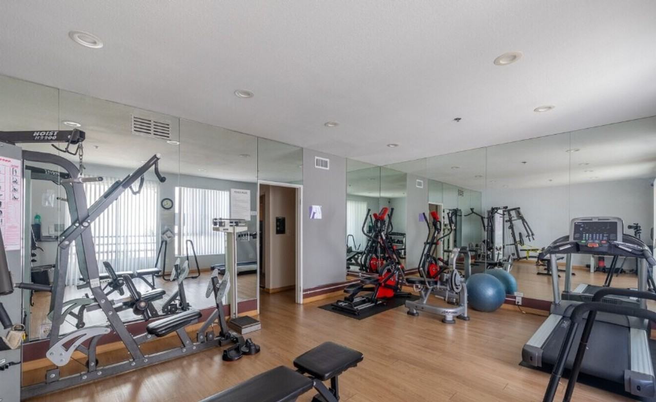 2 bedroom and 2 bath - Photo 2 of 2