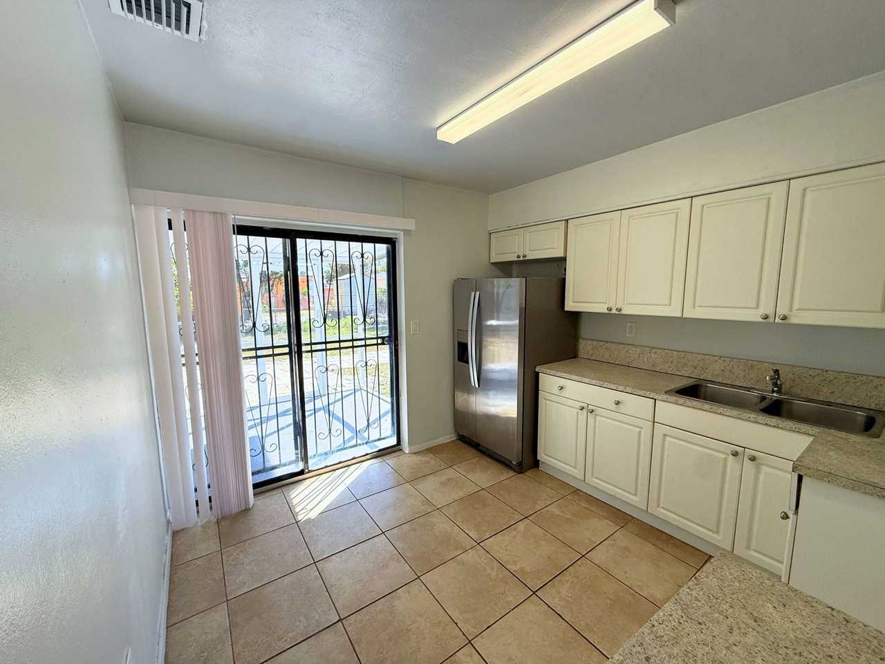 3250 Nw 179th St - Photo 4 of 24