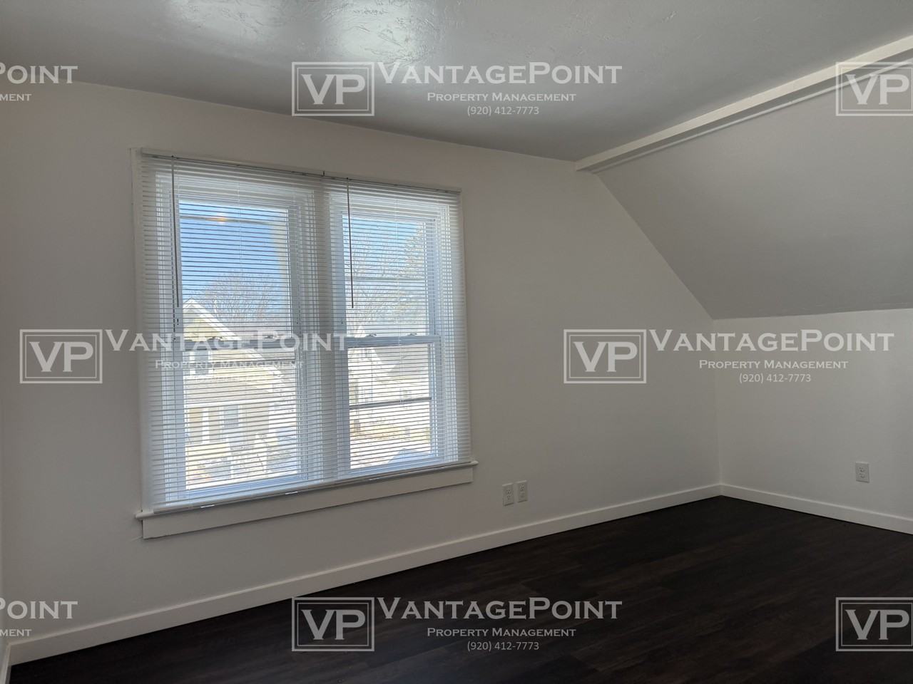 122 1/2 Woodlawn Ave - Photo 2 of 17