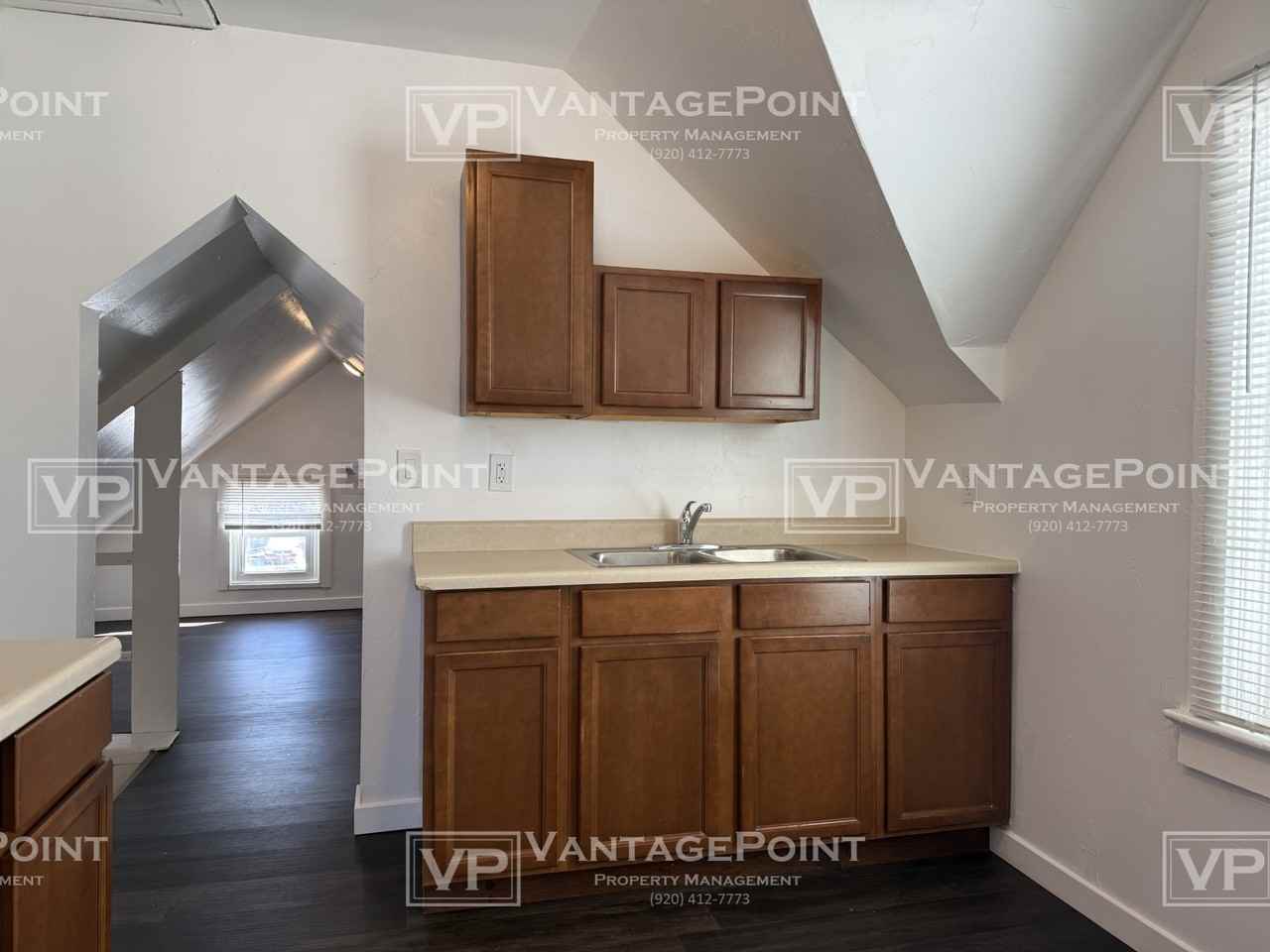 122 1/2 Woodlawn Ave - Photo 4 of 17