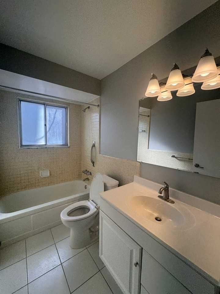 Vester Apartments - Photo 6 of 24