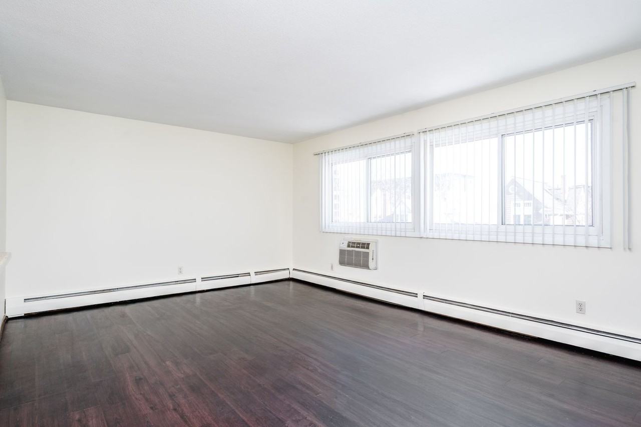 3030 Irving Ave S - Photo 2 of 18