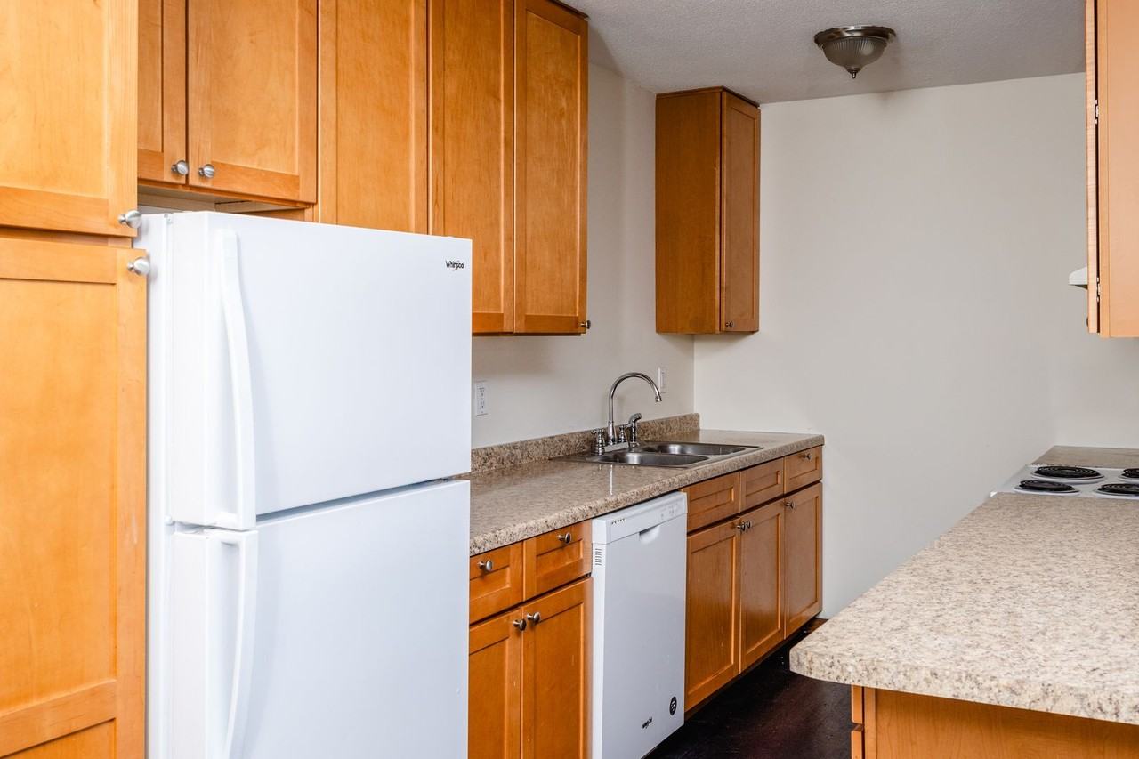 3030 Irving Ave S - Photo 5 of 18