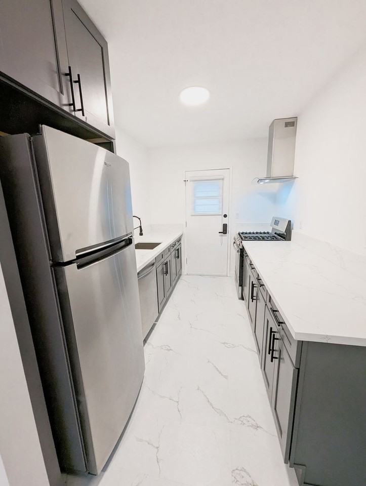 1704-1732 N. Sierra Bonita Ave. - Photo 5 of 16