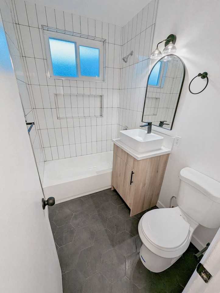 1704-1732 N. Sierra Bonita Ave. - Photo 7 of 16