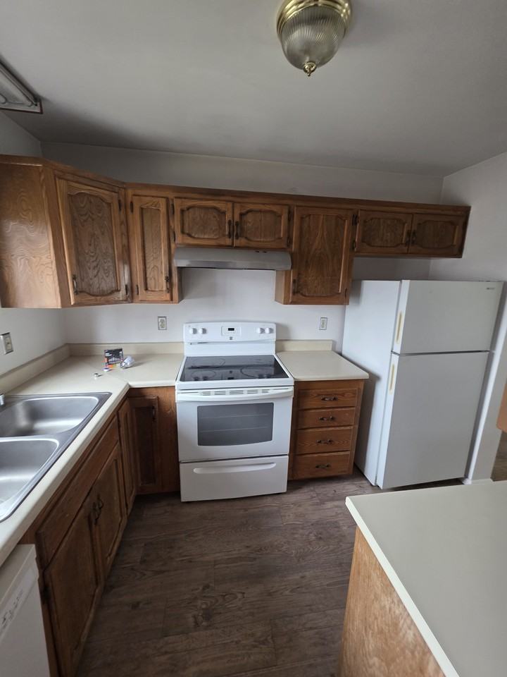 138 N Willow St #C - Photo 2 of 9