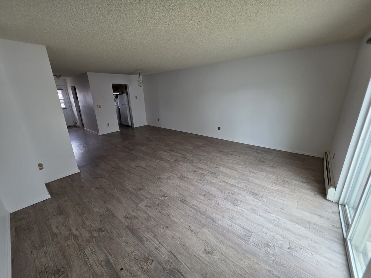 138 N Willow St #C - Photo 3 of 9