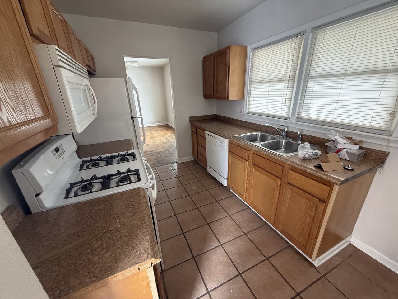 3115 Seneca Ave #1 - Photo 2 of 6