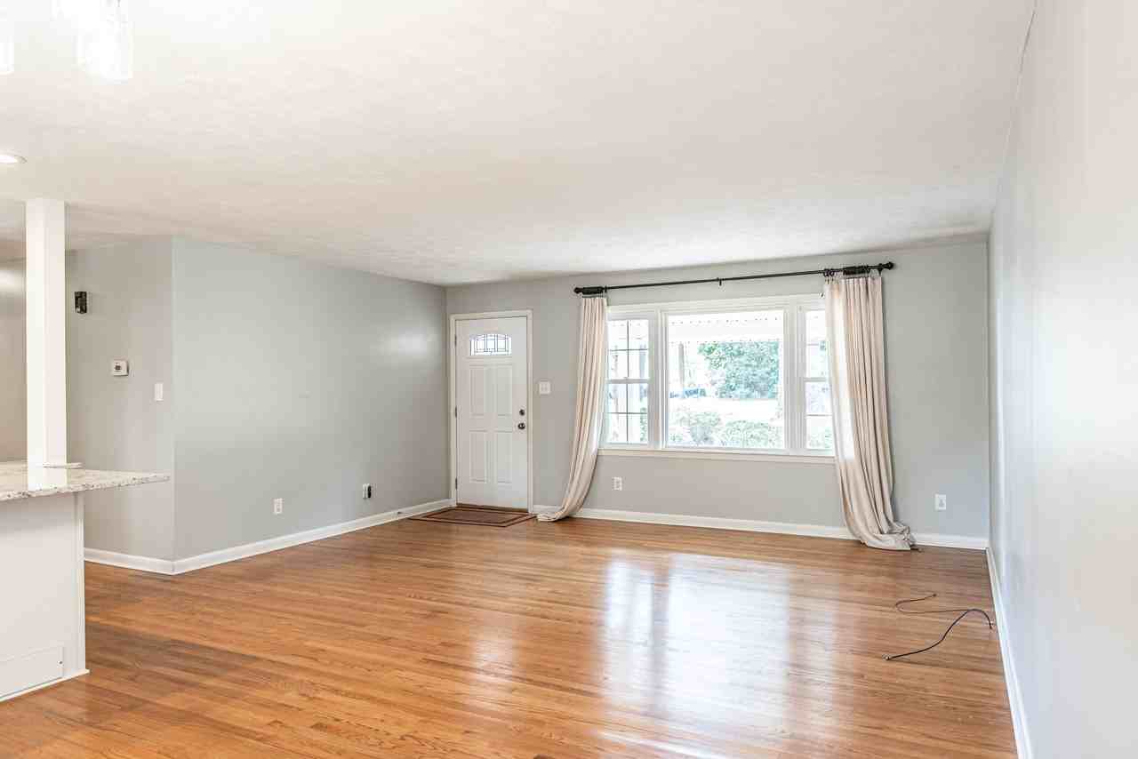 160 W Delaware Ave #1 - Photo 4 of 24