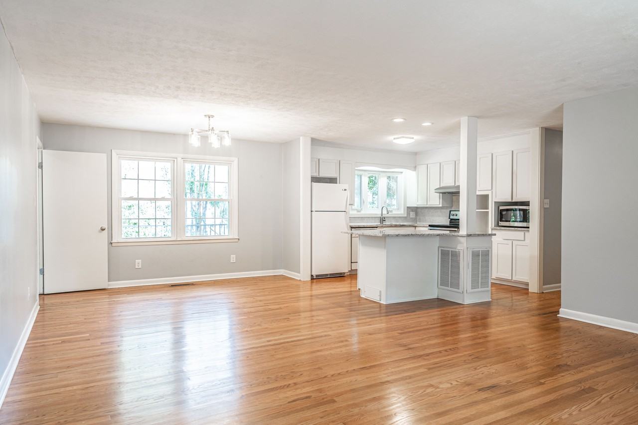 160 W Delaware Ave #1 - Photo 6 of 24