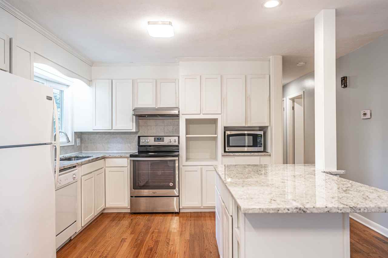 160 W Delaware Ave #1 - Photo 7 of 24