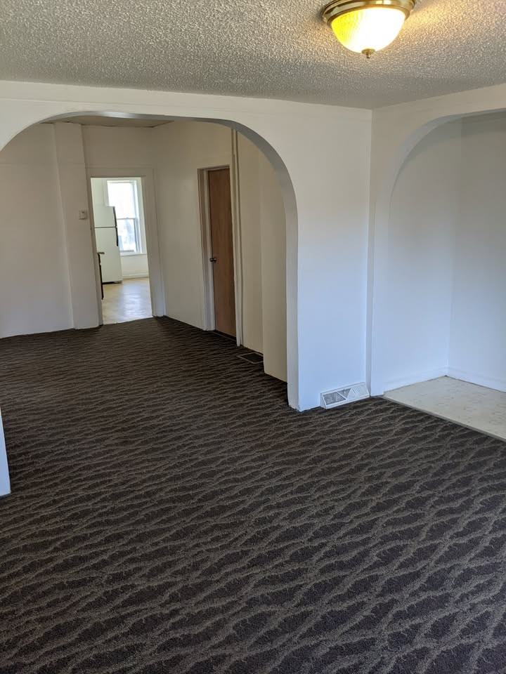 1119 Oak St #1 - Photo 4 of 6