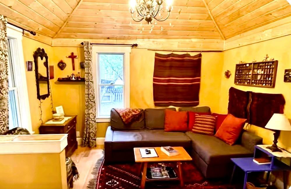 913 Griffith St #1 - Photo 3 of 9