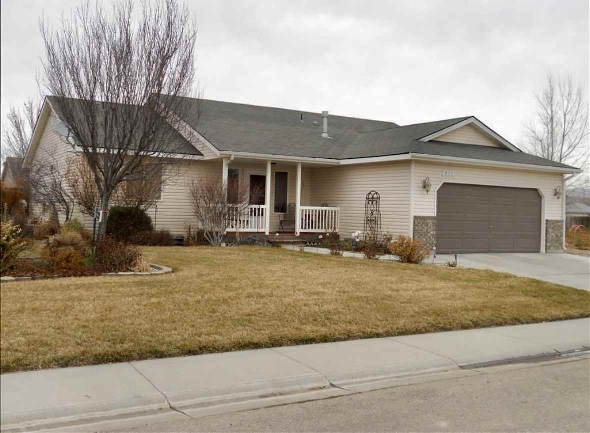 925 Julia St #1 - Photo 3 of 38