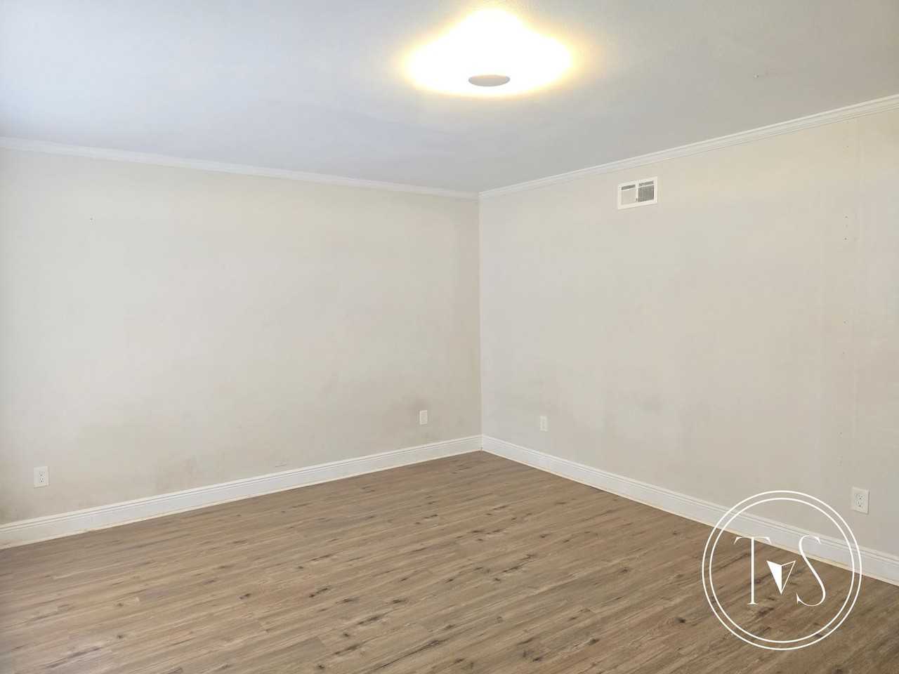 107 E Fairmont Ave - Photo 3 of 20