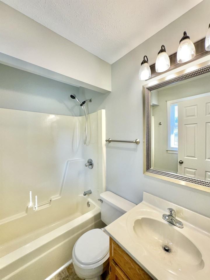 112 Anderson Ct #1 - Photo 3 of 7