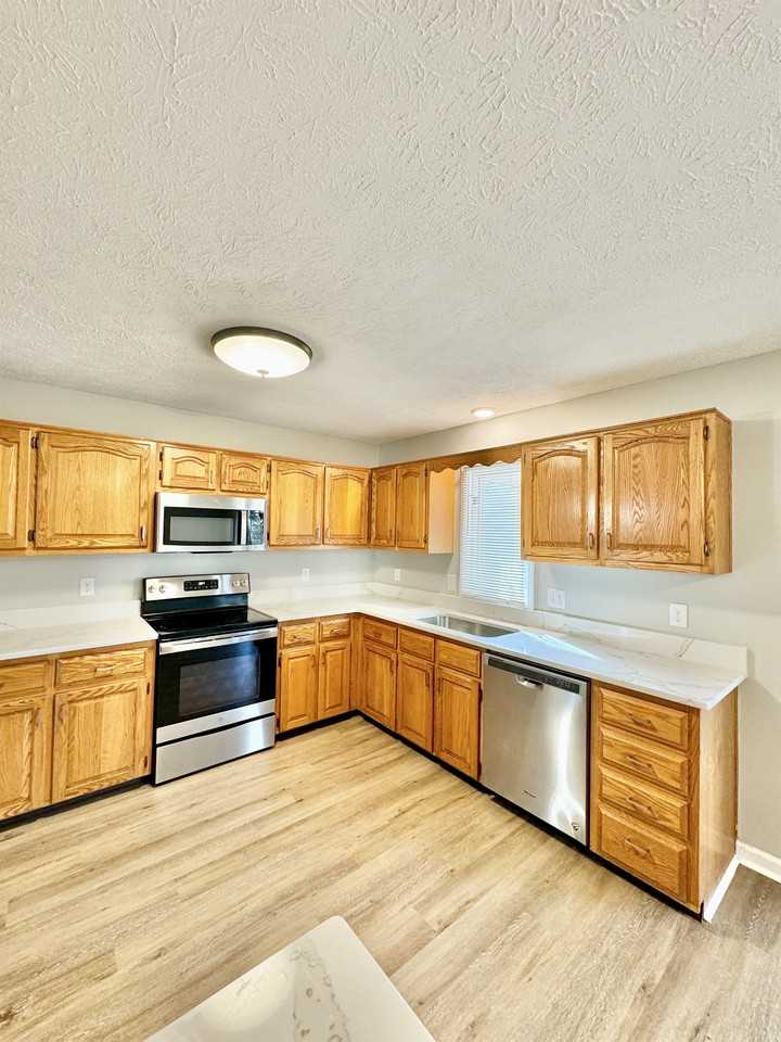 112 Anderson Ct #1 - Photo 4 of 7