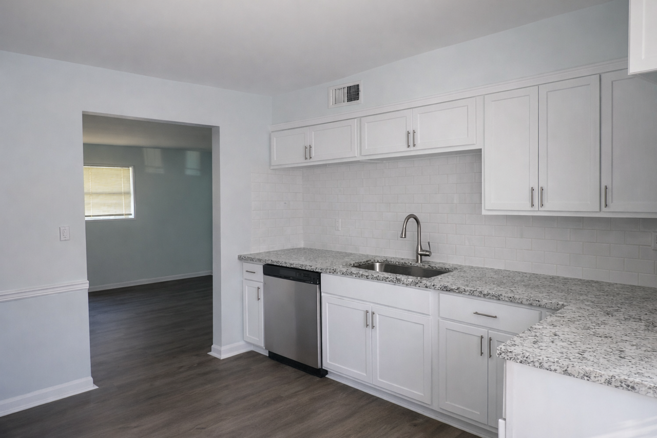 Dodson Courtyard Apartments - Photo 4 of 5